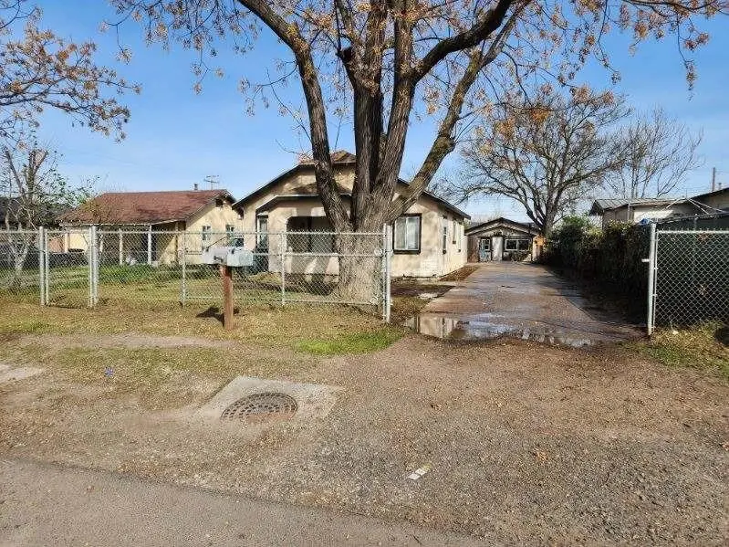 404 Thrasher Ave, Modesto, CA 95354