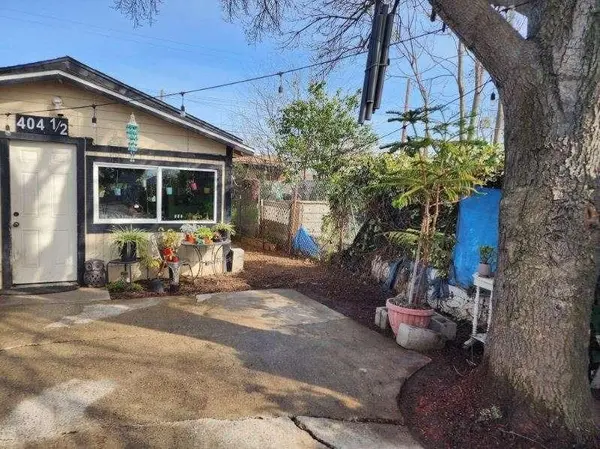 404 Thrasher Ave, Modesto, CA 95354