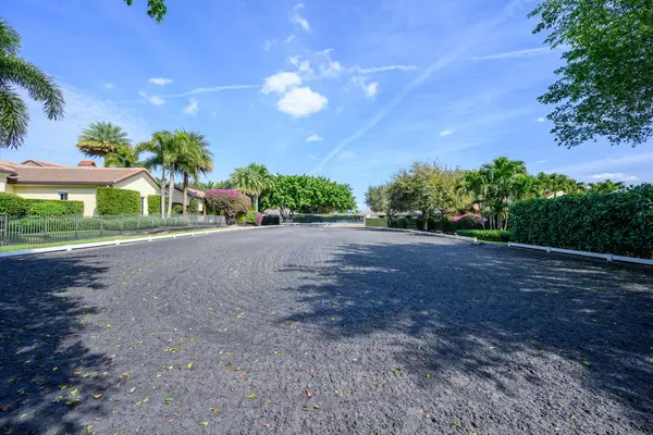 2057 Appaloosa Trl, Wellington, FL 33414