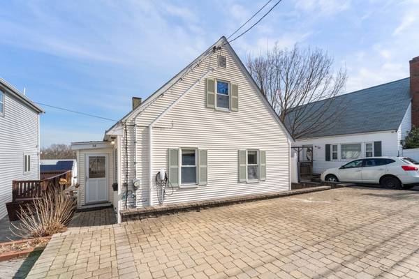 38 Piedmont Ave, Waltham, MA 02451