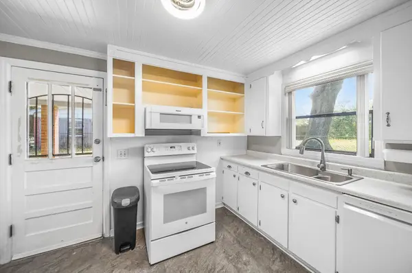 1602 Larry Ave, Pensacola, FL 32505
