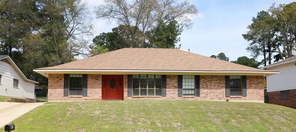 1022 Bridalwreath Trl, Shreveport, LA 71118