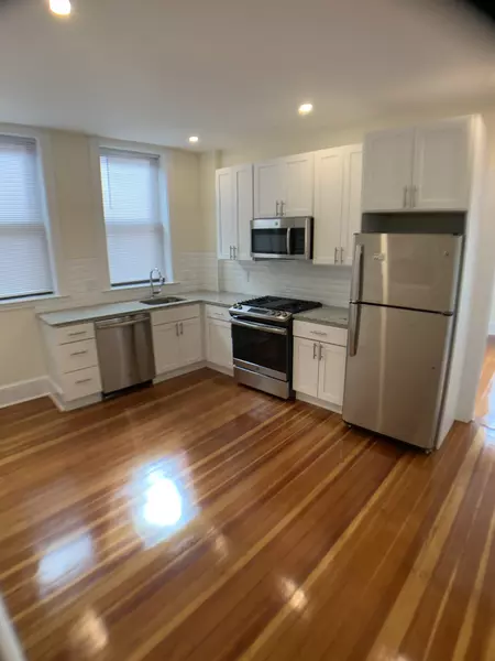 9 Seaverns Ave #2R, Jamaica Plain, MA 02130
