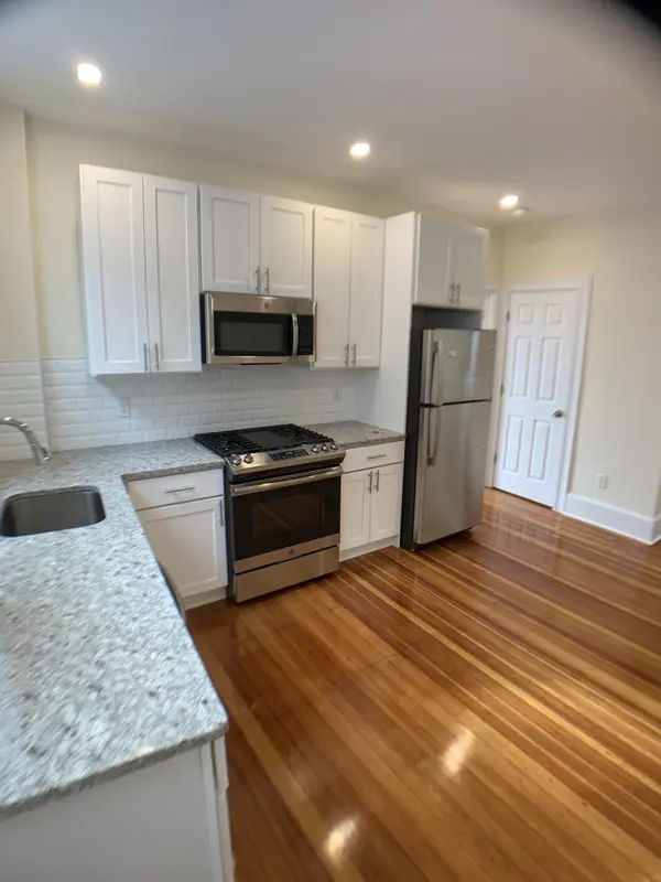 9 Seaverns Ave #2R, Jamaica Plain, MA 02130