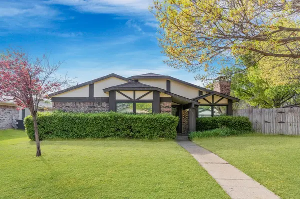 2728 Cancun Ln, Dallas, TX 75287