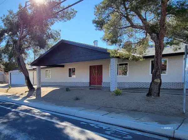 Renovated Gem: A Luxurious Retreat in Ridgecrest, CA,Scott Miller