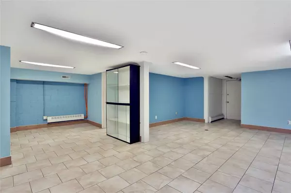 Mississauga, ON L5G 1H3,285 Lakeshore Rd E #3