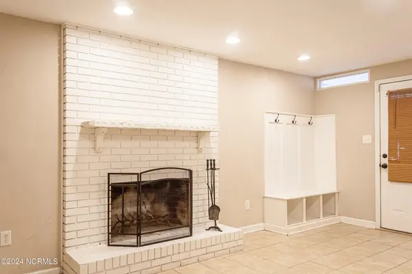 404 Hickory Ct, Jacksonville, NC 28540