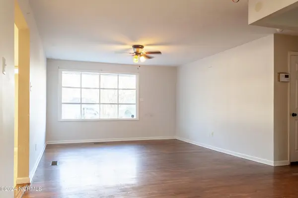 404 Hickory Ct, Jacksonville, NC 28540