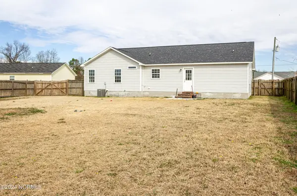 206 Wingspread Ln, Beulaville, NC 28518