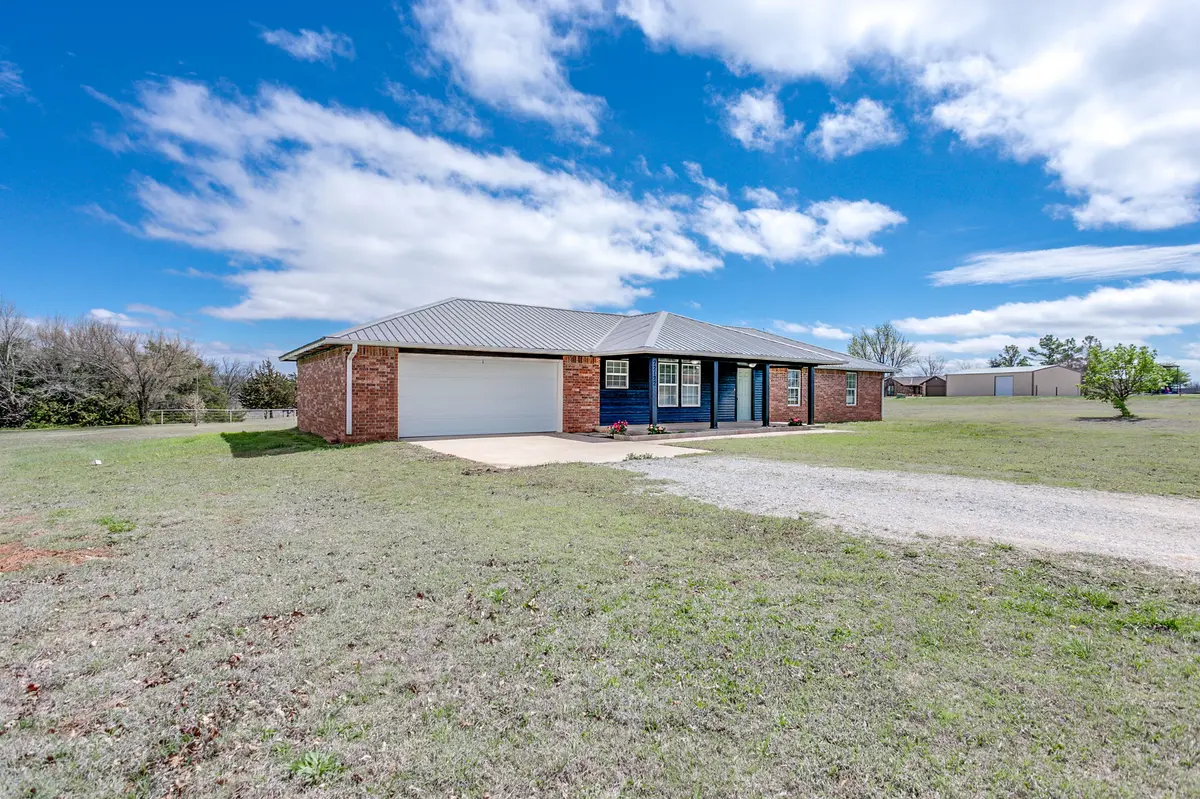 22122 Rickasha Dr, Edmond, OK 73025
