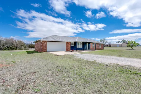 22122 Rickasha Dr, Edmond, OK 73025