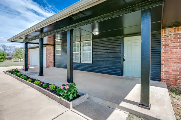 22122 Rickasha Dr, Edmond, OK 73025