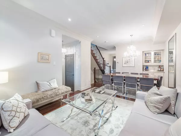 2675A Bathurst St, Toronto, ON M5N 1S6