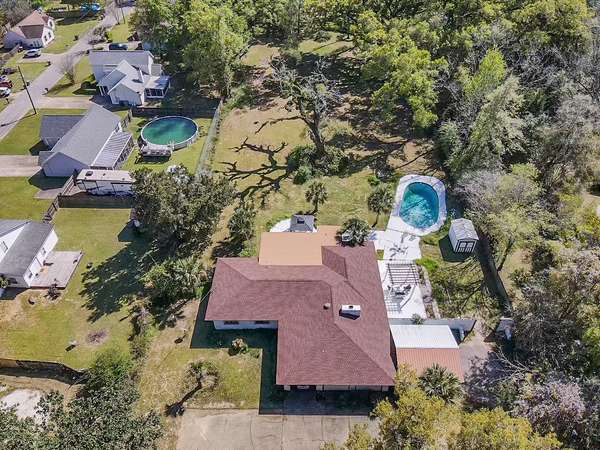 2715 Wilde Lake Blvd, Pensacola, FL 32526