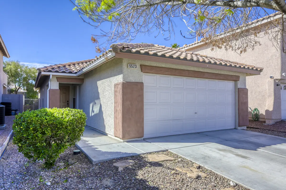 5523 Walcott Dr, Las Vegas, NV 89118