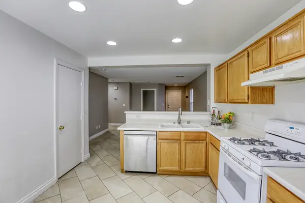 5523 Walcott Dr, Las Vegas, NV 89118