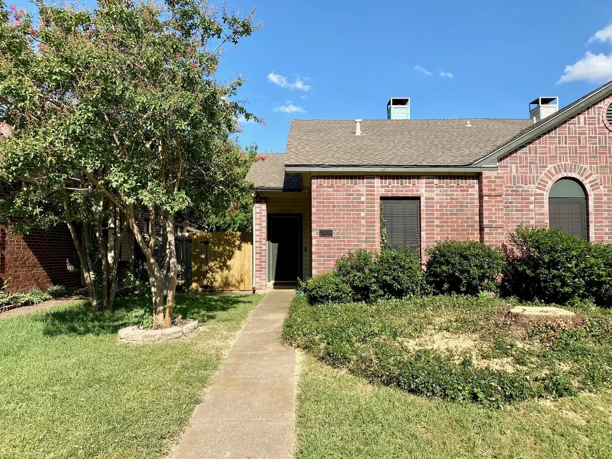 2926 Roxboro Rd, Euless, TX 76039