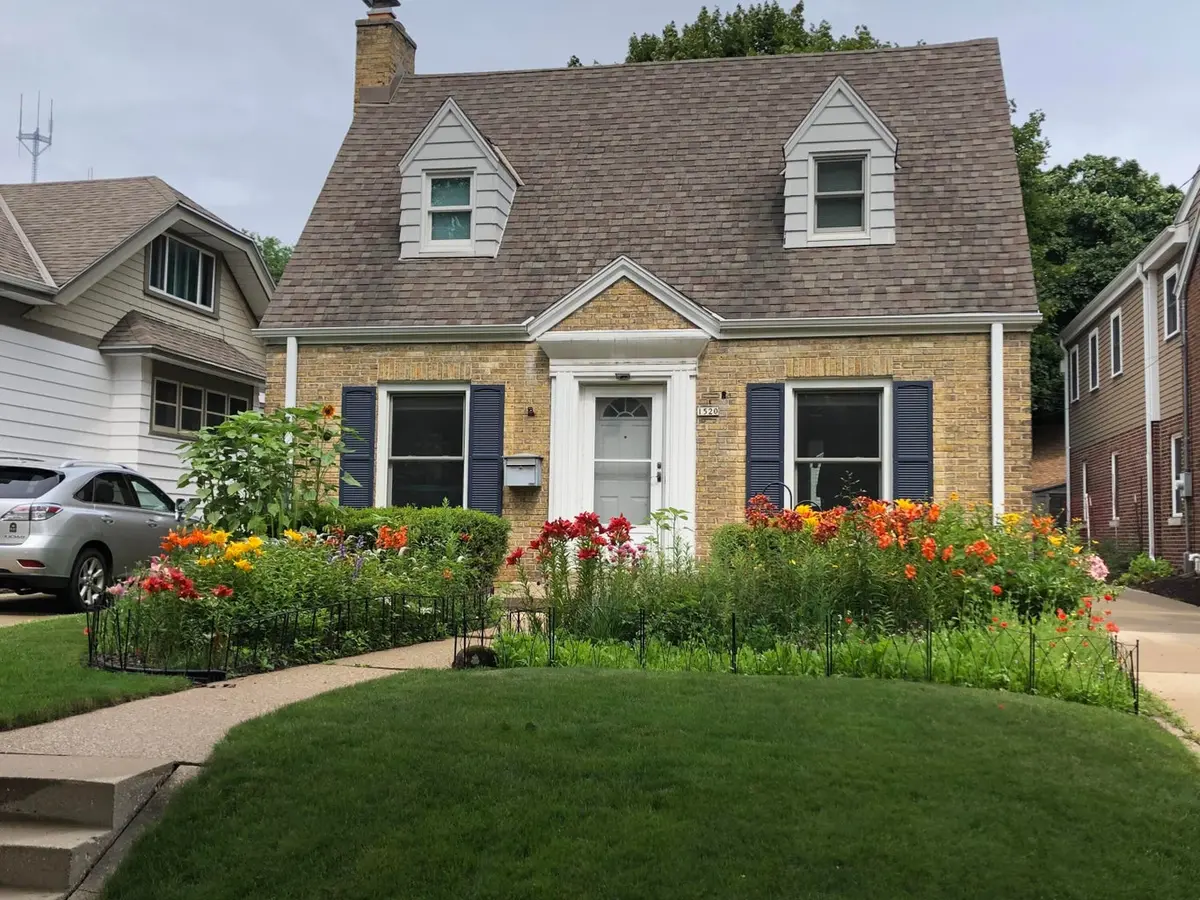 1520 E Olive St, Milwaukee, WI 53211