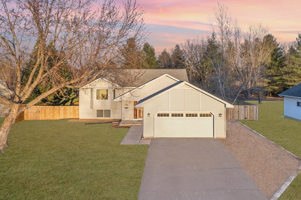 2033 Deblene Ln, Eau Claire, WI 54703