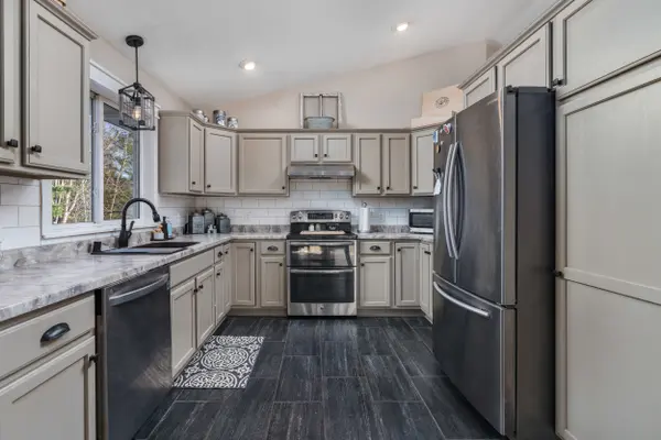 2033 Deblene Ln, Eau Claire, WI 54703