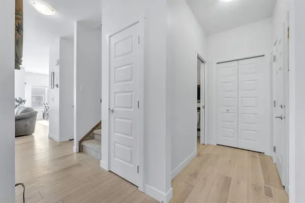 974 Bayview Rise SW Airdrie, Ab T4b5k3,