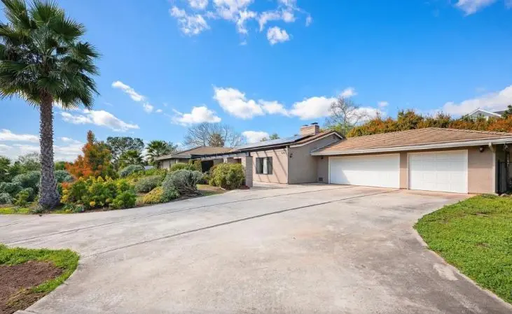 1210 Valentine Ln, Fallbrook, CA 92028