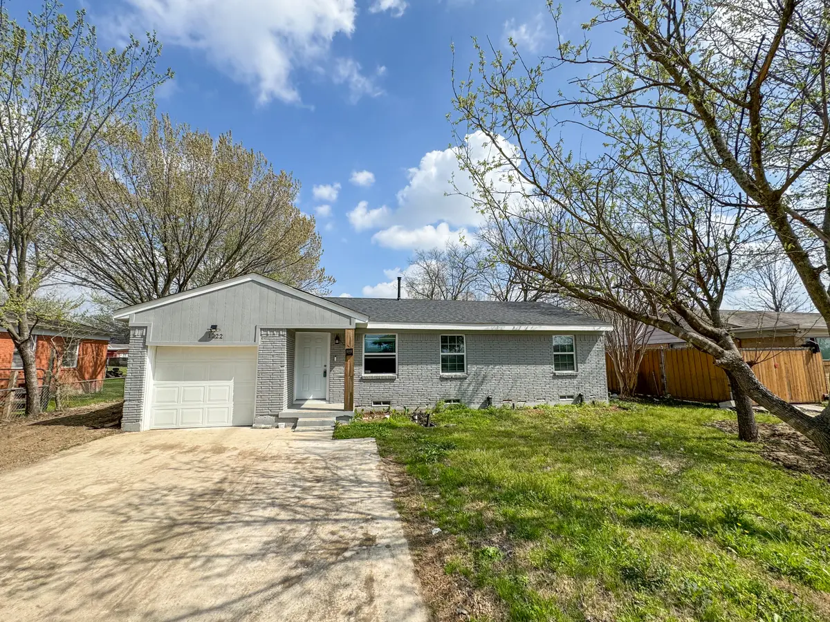 1222 S Peachtree Rd, Mesquite, TX 75149