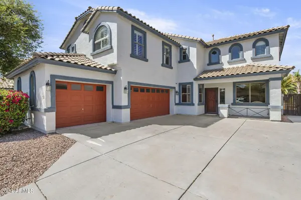 924 W Holstein Trl, San Tan Valley, AZ 85143