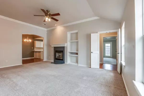 Yukon, OK 73099,403 Glen Dr