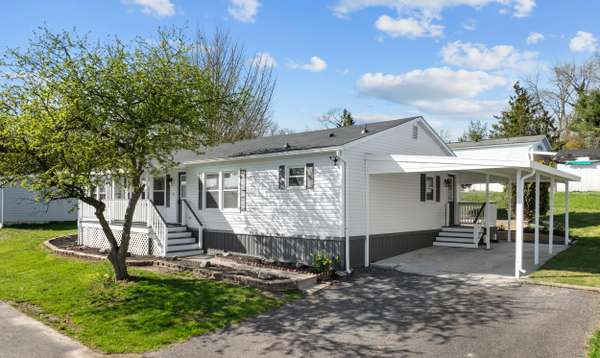 904 Lakeview Dr, Green Lane, PA 18054