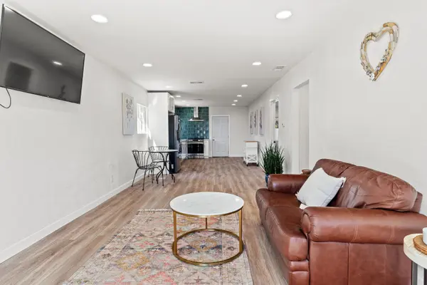 2315 Delta Ave, Long Beach, CA 90810