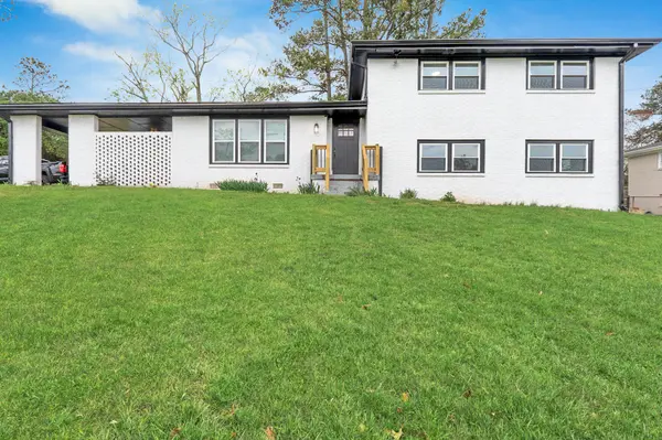2932 Valley Ridge Dr, Decatur, GA 30032