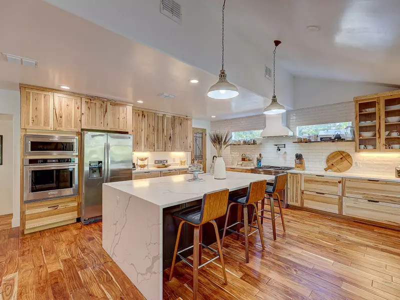 94 San Saba St, Austin, TX 78702