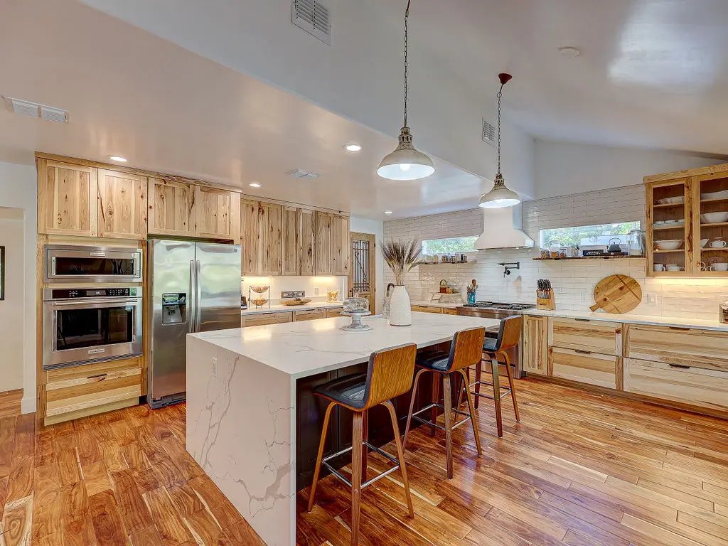 94 San Saba St, Austin, TX 78702