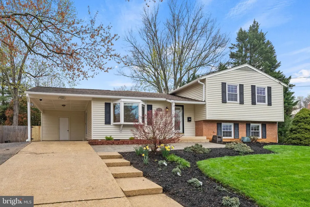 9224 Kristin Ln, Fairfax, VA 22032