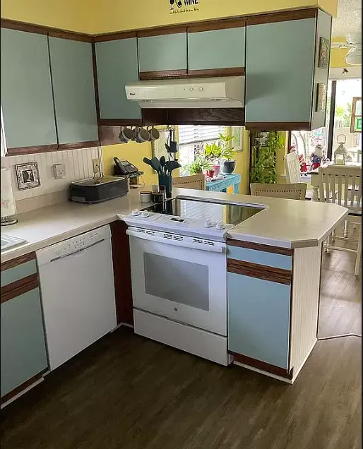 828 Tarpon Dr, Fort Walton Beach, FL 32548