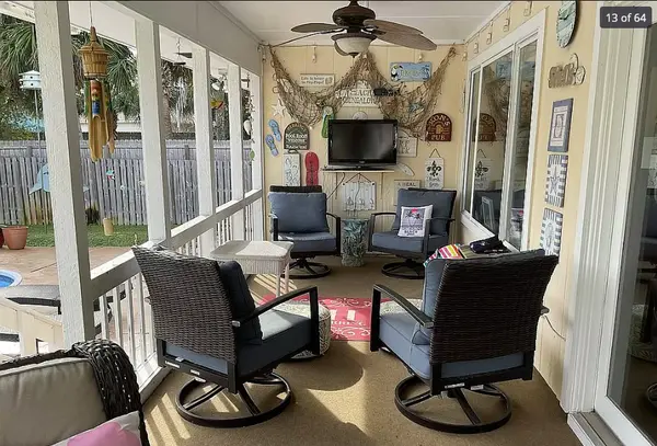 828 Tarpon Dr, Fort Walton Beach, FL 32548