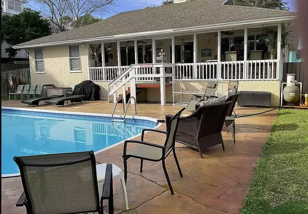 Fort Walton Beach, FL 32548,828 Tarpon Dr