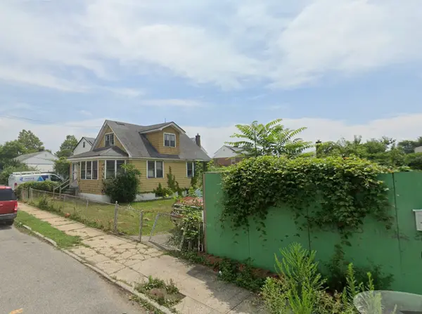 221-38 111th Ave, Queens Village, NY 11429