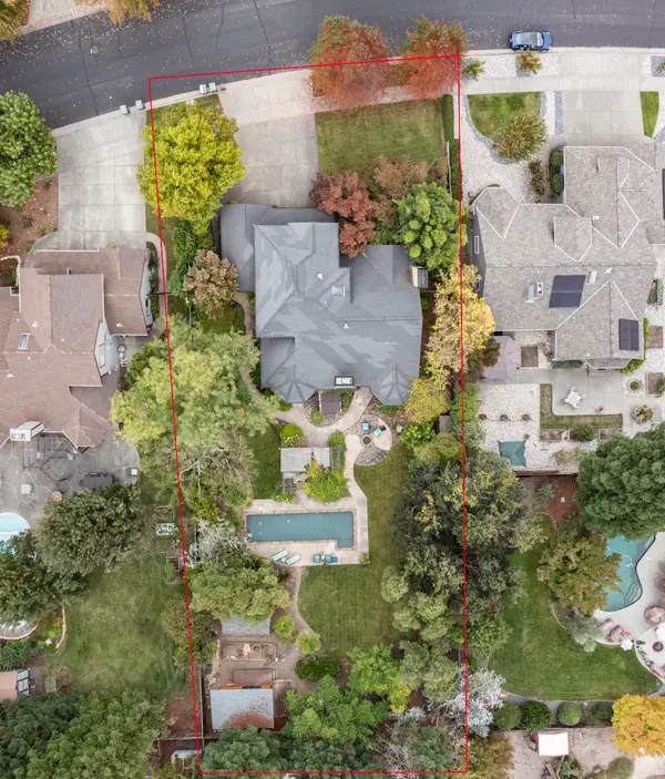 9559 Vancouver Ln, Windsor, CA 95492