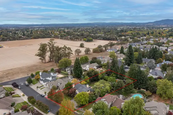 9559 Vancouver Ln, Windsor, CA 95492