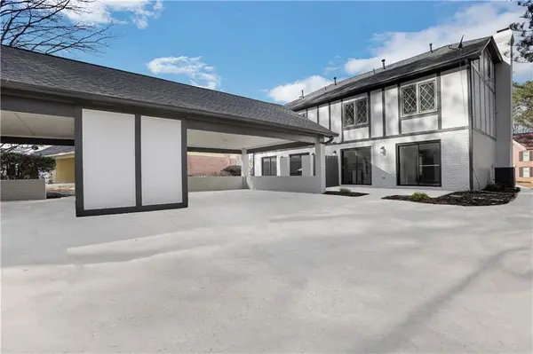120 Hunters Cv, Roswell, GA 30076