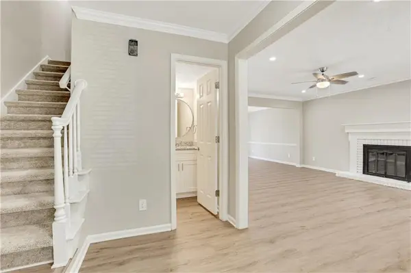 120 Hunters Cv, Roswell, GA 30076