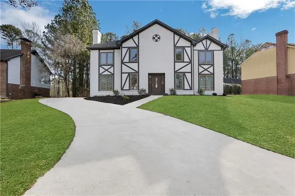 120 Hunters Cv, Roswell, GA 30076