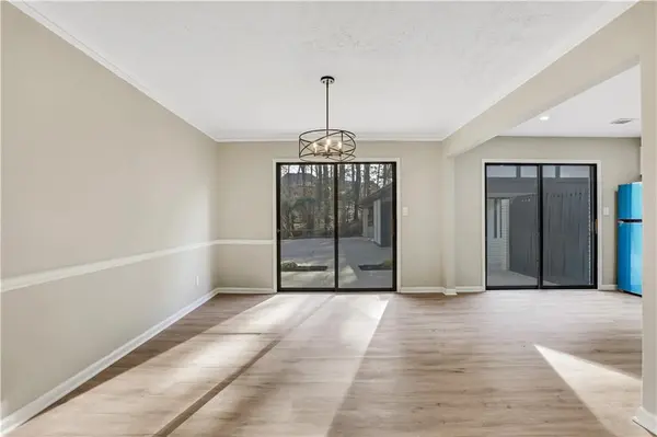 120 Hunters Cv, Roswell, GA 30076