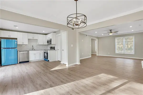 120 Hunters Cv, Roswell, GA 30076