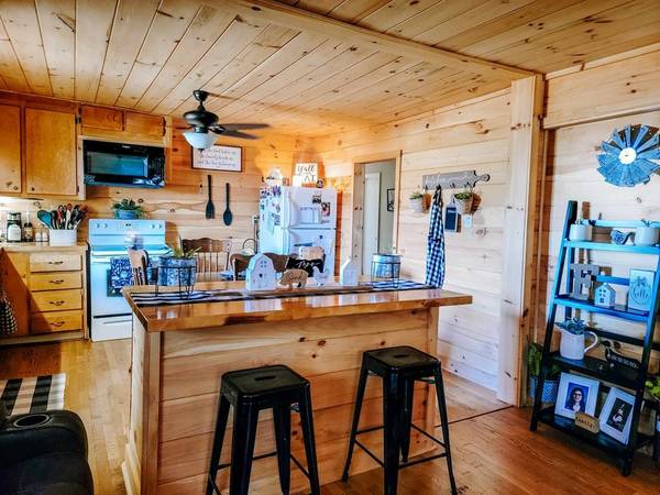 3607 Raven Rock Rd, Ararat, VA 24053