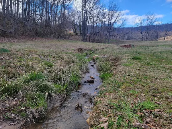 Ararat, VA 24053,3607 Raven Rock Rd