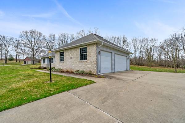 10118 Windy Knoll Ct, Clarkston, MI 48348